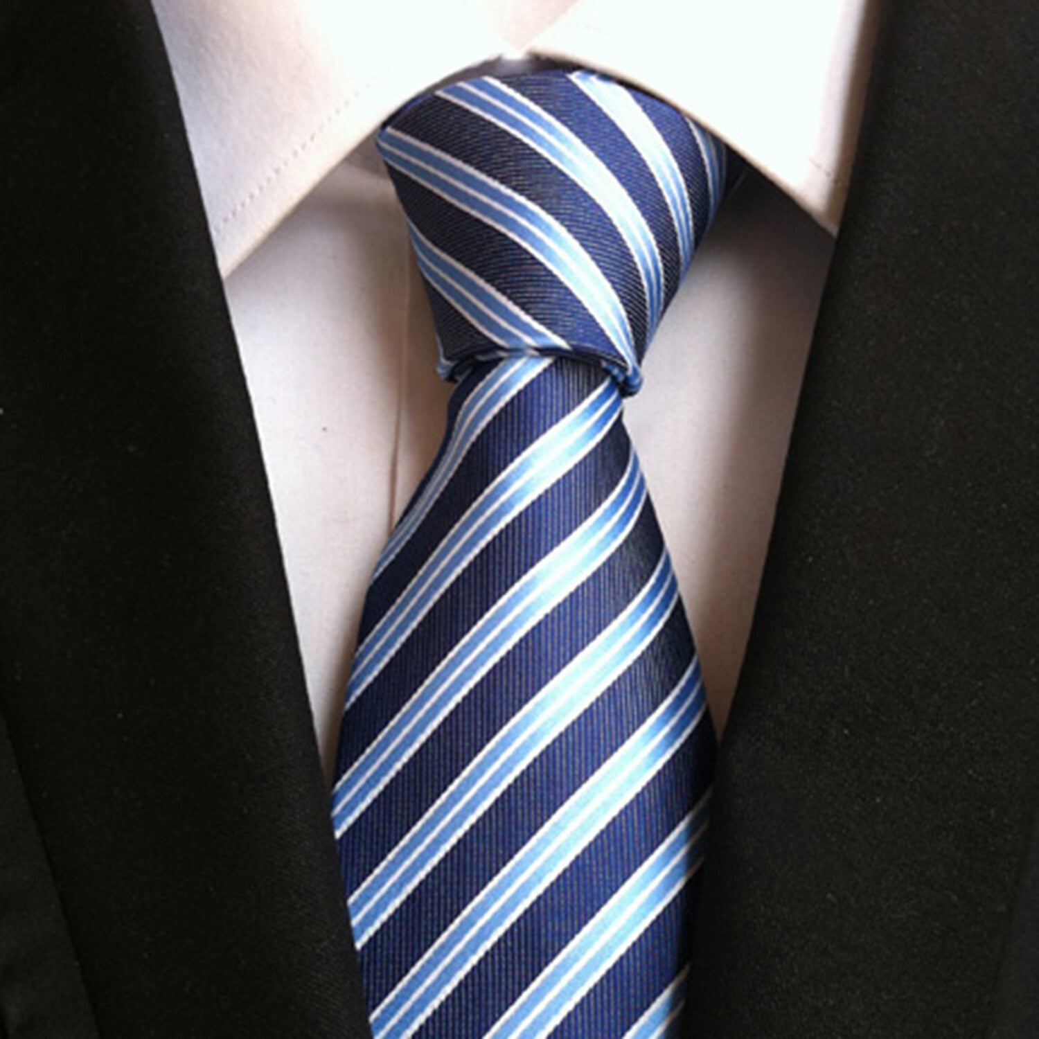 Men's Necktie // Navy Blue & Light Blue Striped
